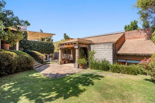 Detached House in Miguel Hidalgo, The Federal District