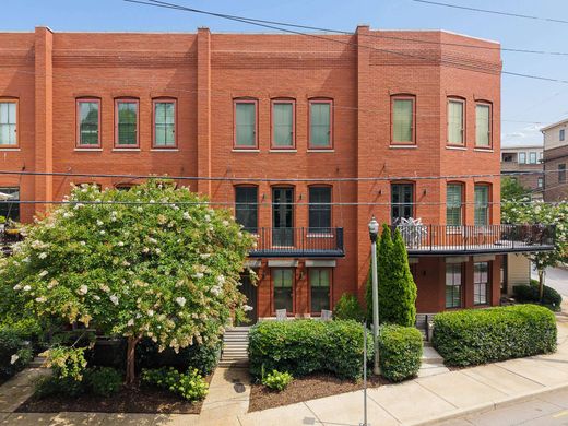 Townhouse in Decatur, DeKalb County