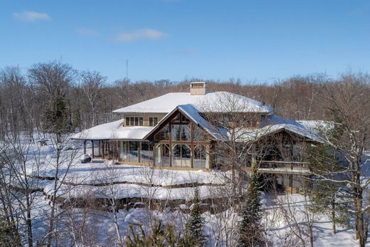 Detached House in Mckellar, Ontario