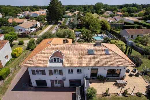 Casa Unifamiliare a Étaules, Charente-Maritime