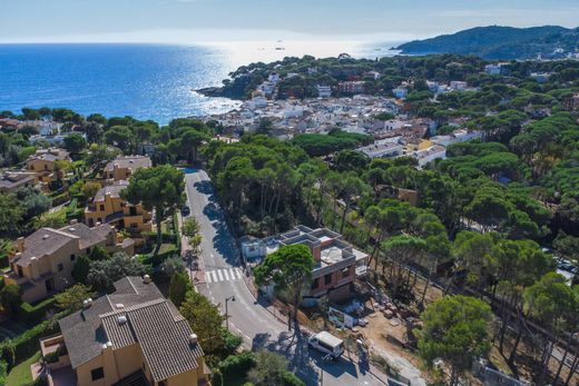 Смежная Вилла, Llafranc, Província de Girona