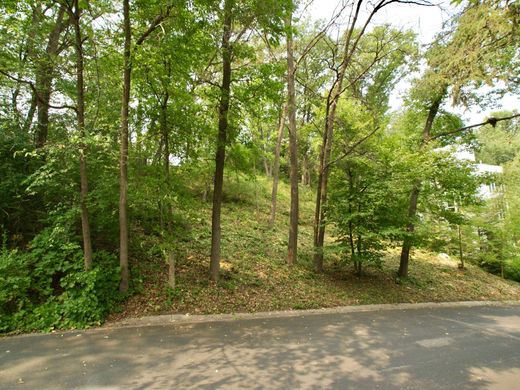 Grond in Golden Valley, Hennepin County