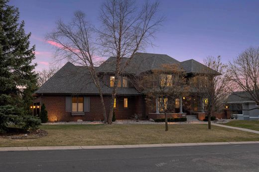 Detached House for sale in Edina