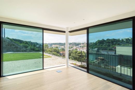 Detached House in Vila Nova de Gaia, Distrito do Porto