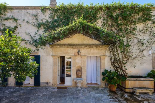 Villa a Presicce, Lecce