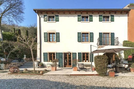 Dom jednorodzinny w Costermano, Provincia di Verona