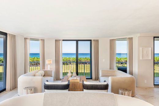 Apartment in Palm Beach, Florida
