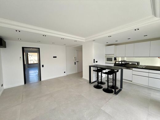 아파트 / 칸, Alpes-Maritimes