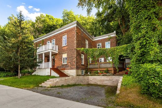 Detached House in Westmount, City of Montréal