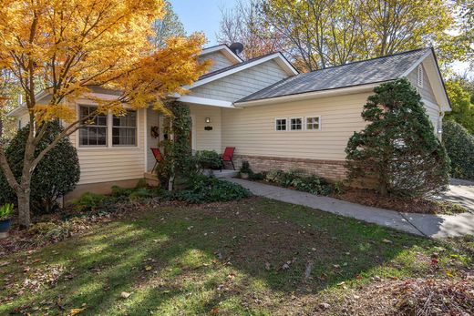 Detached House in Mills River, Henderson County