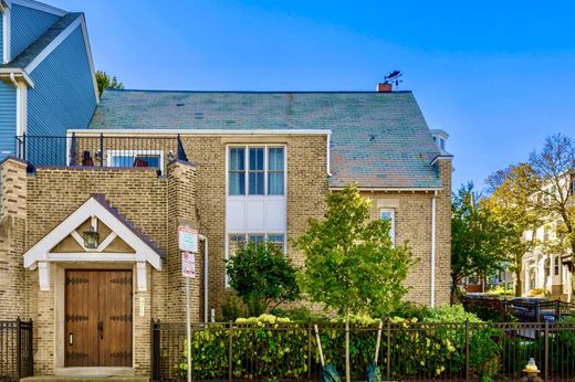 Detached House in Boston, Suffolk County