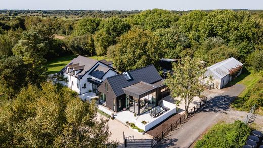 Vrijstaand huis in Blackwood, Kildare