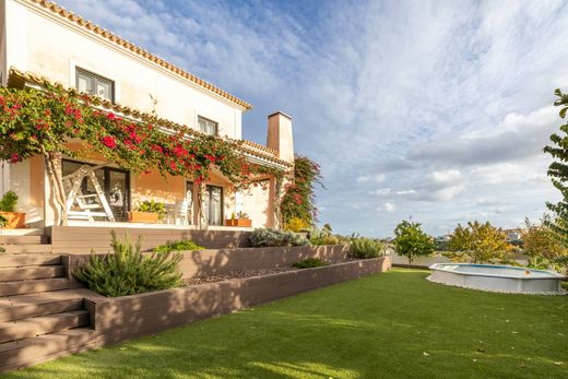 Einfamilienhaus in Loures, Lissabon