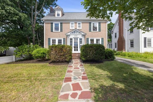 Detached House in Newton, Middlesex County