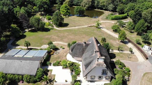 Hillion, Côtes-d'Armorの一戸建て住宅