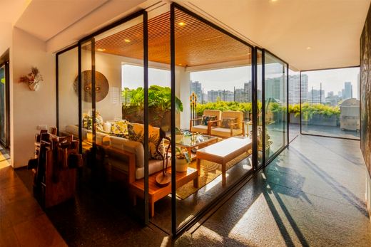 Двухуровневые апартаменты, San Isidro, Lima