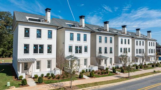 Detached House in Alpharetta, Fulton County