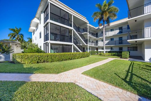Apartment / Etagenwohnung in Naples, Collier County