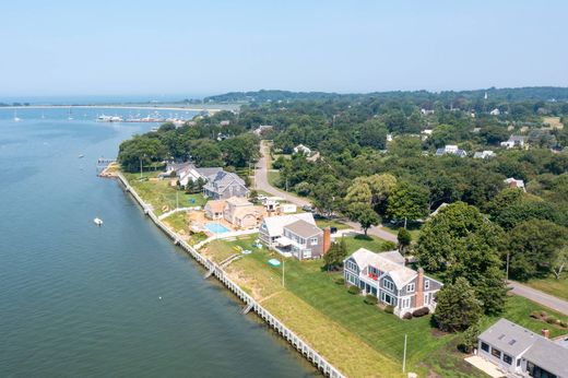 Detached House in Orient, Suffolk County