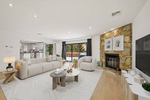 Luxury home in Englewood Cliffs, Bergen County