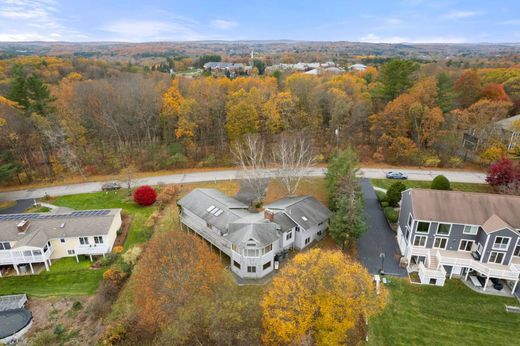 Detached House in Southborough, Worcester County