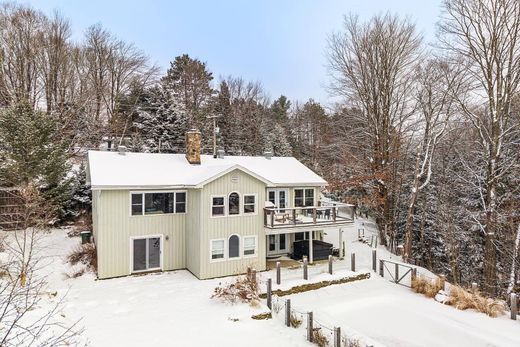 Dom jednorodzinny w Bolton-Ouest, Montérégie