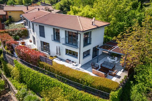 Detached House in Vico Morcote, Lugano