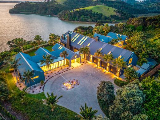 Grond in Russell, Far North District