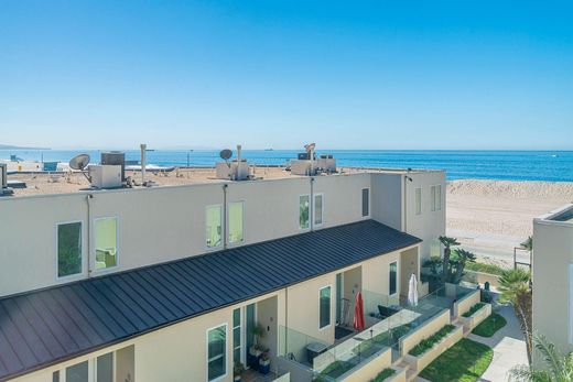 Residential complexes in Playa del Rey, Los Angeles County