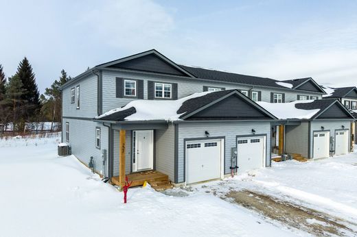 Townhouse in Meaford, Ontario