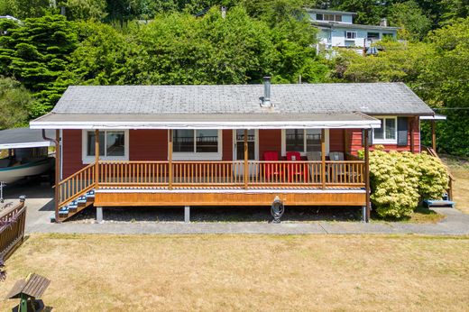 컨트리하우스 / Sechelt, Sunshine Coast Regional District