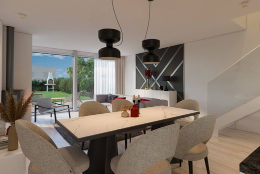 Duplex appartement in Les Geneveys-sur-Coffrane, Val-de-Ruz District