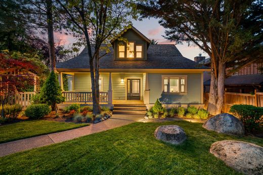 Luxury home in Ashland, Jackson County
