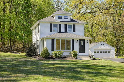 Detached House in Upper Black Eddy, Bucks County
