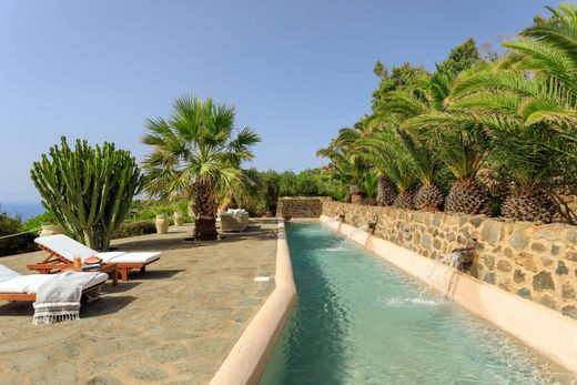 Detached House in Pantelleria, Trapani