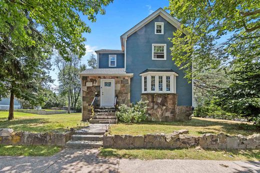 Detached House in Cresskill, Bergen County