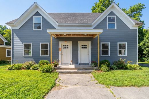 Townhouse in Upton, Worcester County