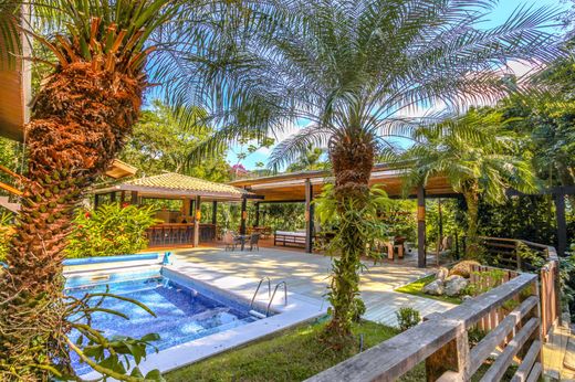 Vrijstaand huis in Guarujá, São Paulo