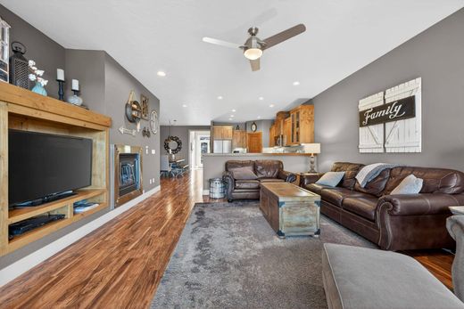 Townhouse in Bend, Deschutes County