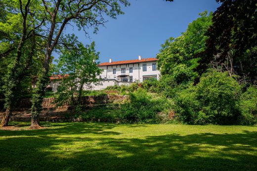 Detached House in Dijon, Cote d'Or