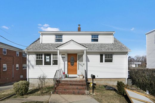 Detached House for rent per month in Leonia