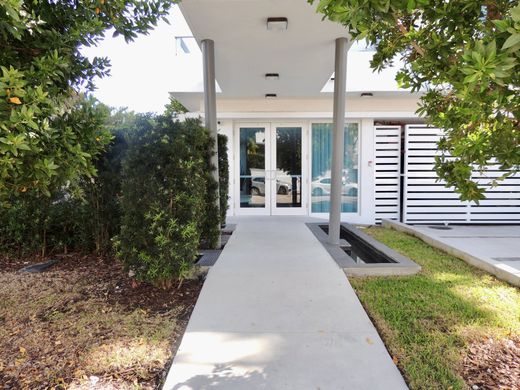 Apartment in Bay Harbor Islands, Miami-Dade