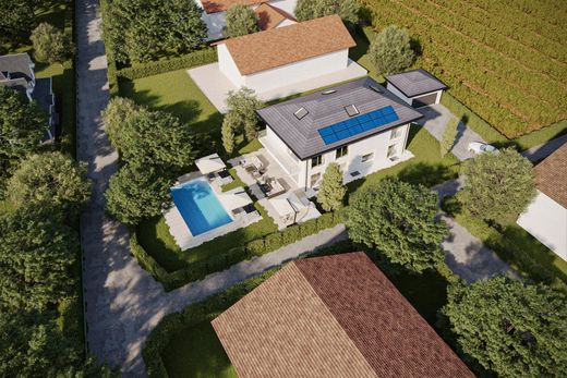 Detached House in Founex, Nyon District