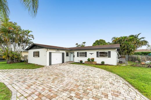 Luxury home in North Lauderdale, Broward County