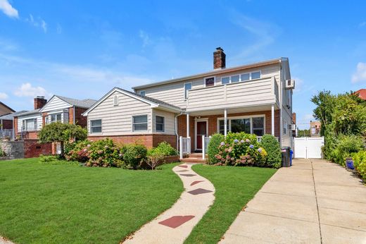 Einfamilienhaus in Long Beach, Nassau County