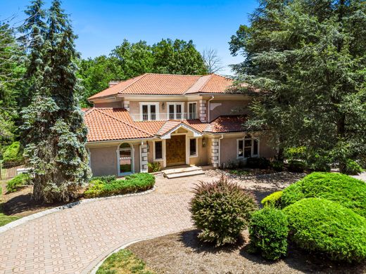 Detached House in Holmdel, Monmouth County