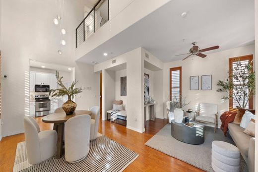 Townhouse in Phoenix, Maricopa County