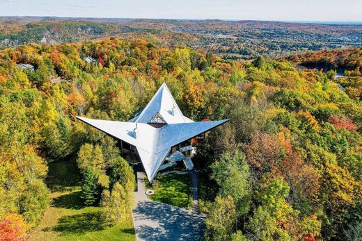 Casa Unifamiliare a Sainte-Anne-des-Lacs, Laurentides