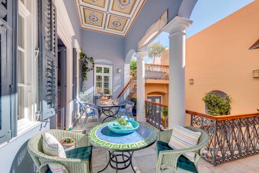 بيت مستقل ﻓﻲ Áno Sýros, سيكلادس
