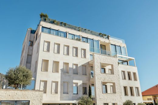 Apartment for sale in Tivat
